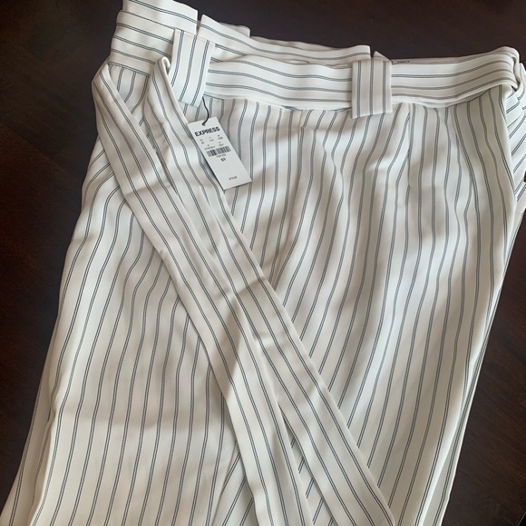 HIGH WAISTED PINSTRIPE PAPERBAG ANKLE PANT - Picture 3 of 7